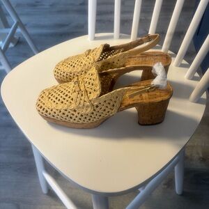 AEROSOLES Tan Woven Platform Heels Raffia and Cork